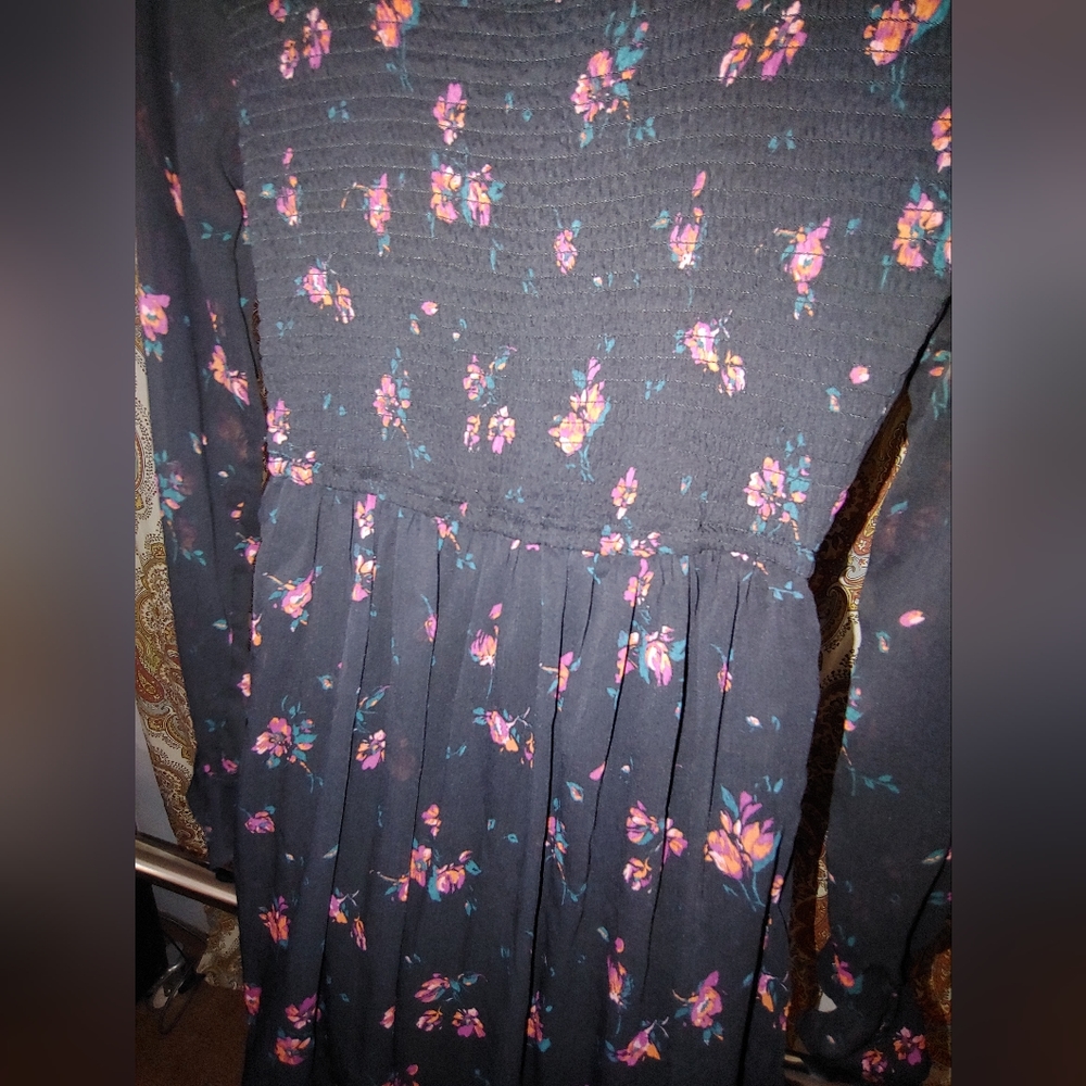 BLACK FLORAL DRESS. SIZE XS - Picture 7 of 11